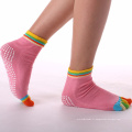 Chaussettes de Pilates de yoga de coton de 5 orteils de couleur multi de sport antidérapant de femmes de nouvelle conception faites sur commande